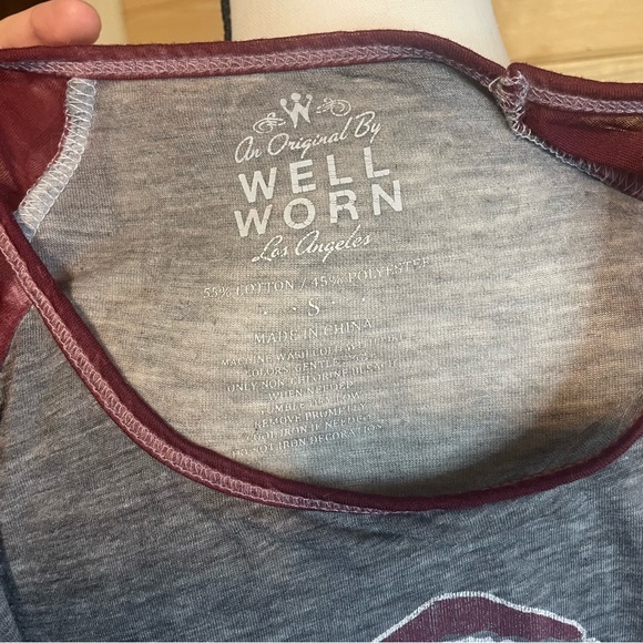 Long-sleeve Christmas shirt with Santa: “Don’t stop believing” - Picture 3 of 3